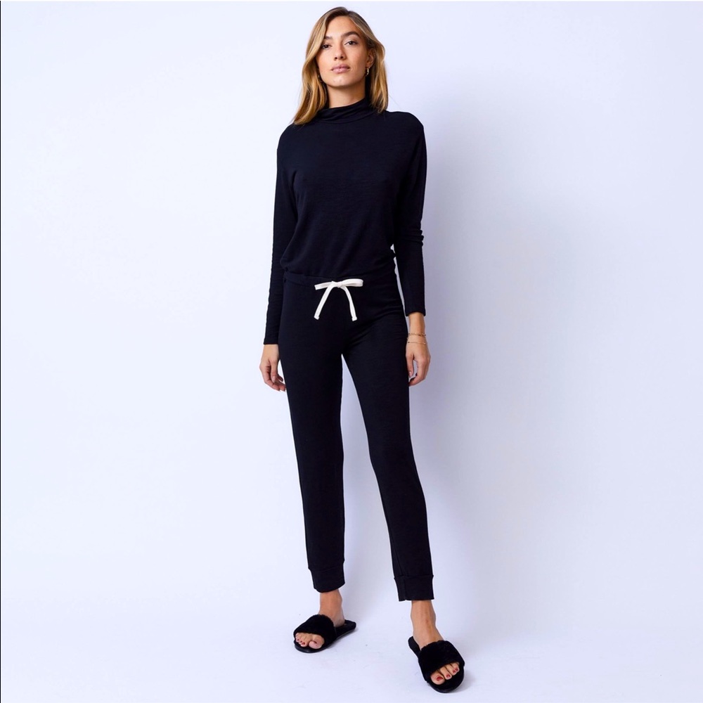 MONROW JUMPSUIT SUPERSOFT MOCK NECK SIZE SMALL